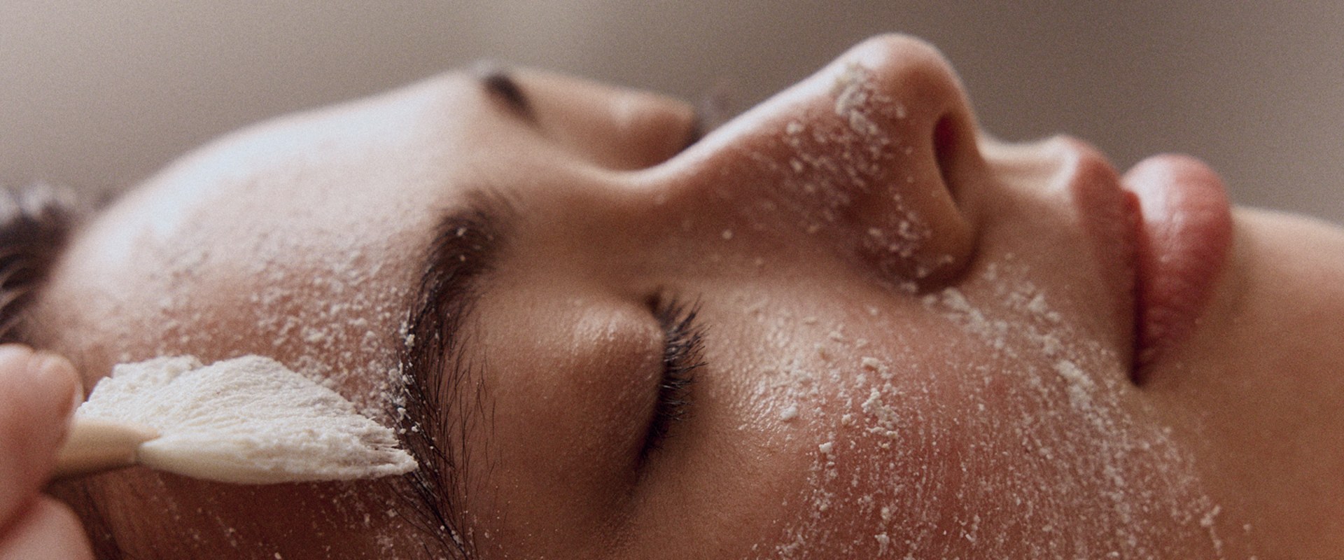 Step-by-Step Breakdown of a Typical Facial Session