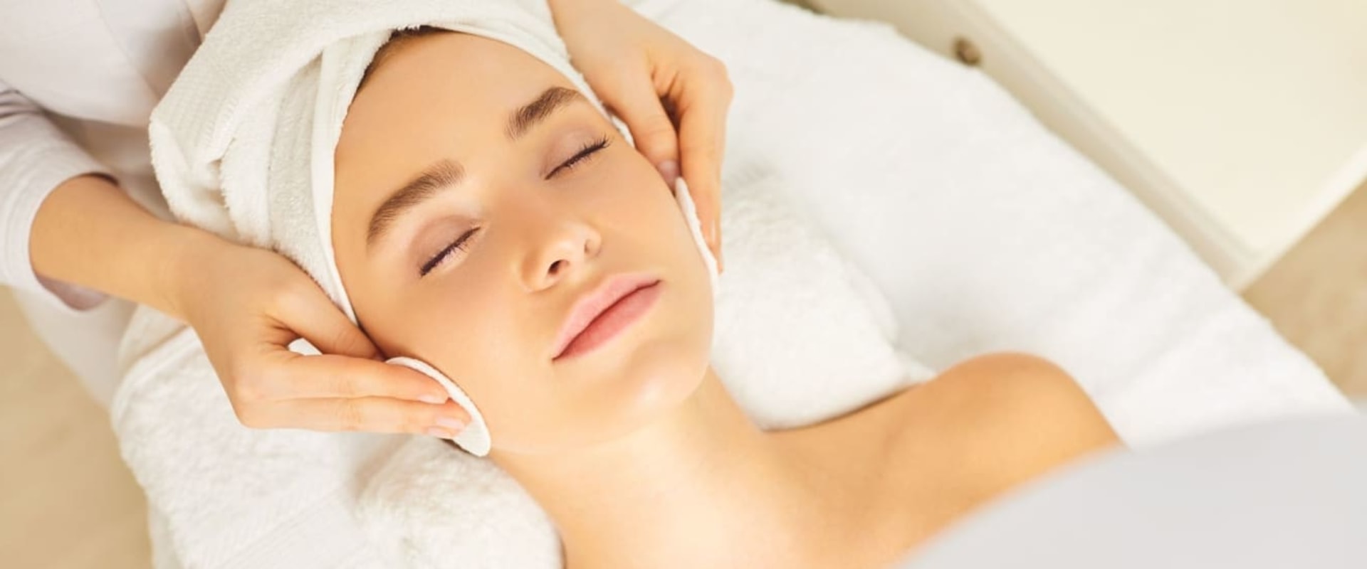 Facials for Sensitive Skin: A Soothing Solution